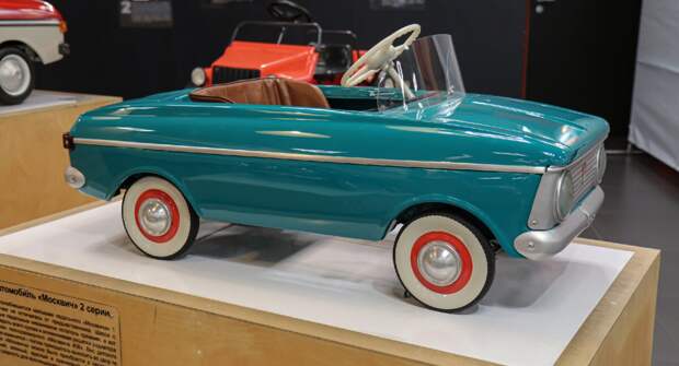 Педальный «Москвич» второй серии: почему его нельзя было продавать дороже 27 рублей