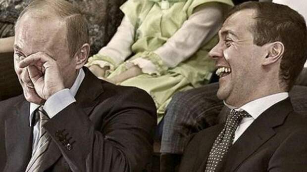 В 2008 году из Дмитрия Медведева, имевшего рейтинг менее 1%, за полгода создали образ современного эффективного управленца. В результате он набрал более 70% голосов и стал президентом РФ, став своеобразным зиц председателем Фунтом. 
