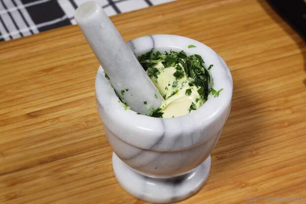 Масло с чесноком