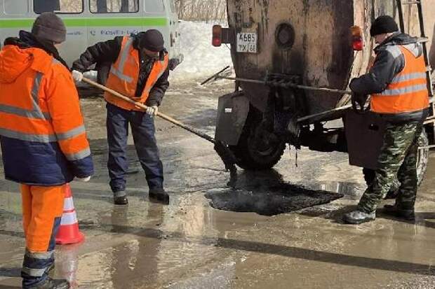 В Тамбове ведется временный ямочный ремонт на улицах и путепроводах