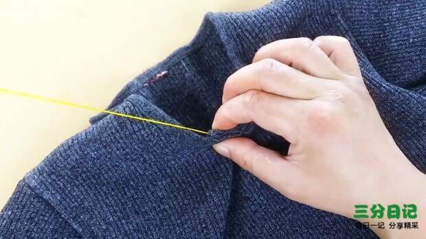 Как самостоятельно сузить вырез горловины свитера