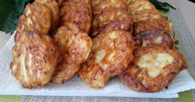 Вкуснее беляшей: необыкновенно пышные оладьи из кабачков
