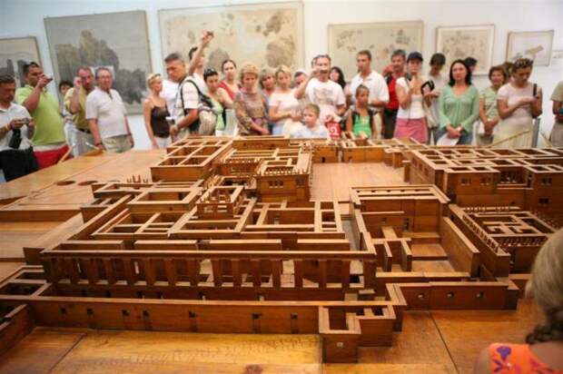 Макет лабиринта Минотавра. | Фото: kolizej.at.ua.