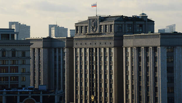 Здание Государственной Думы РФ на улице Охотный Ряд в Москве. Архивное фото Здание Государственной Думы РФ на улице Охотный Ряд в Москве. Архивное фото
