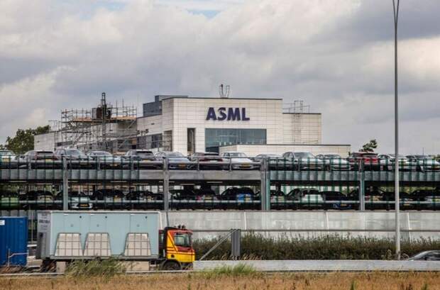 Так что никуда "ASML" теперь не денется. 