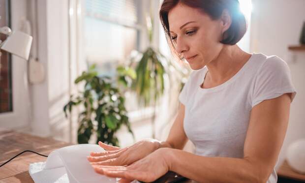 Внимание на ногти! Врачи перечислили симптомы рака, который упускают женщины