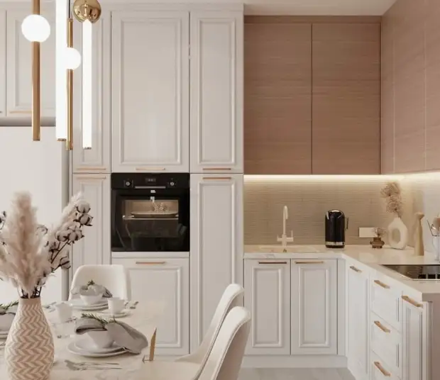 Белый и кремовый - восхитительный дуэт в воздушной кухне-гостиной в стиле нео-классика