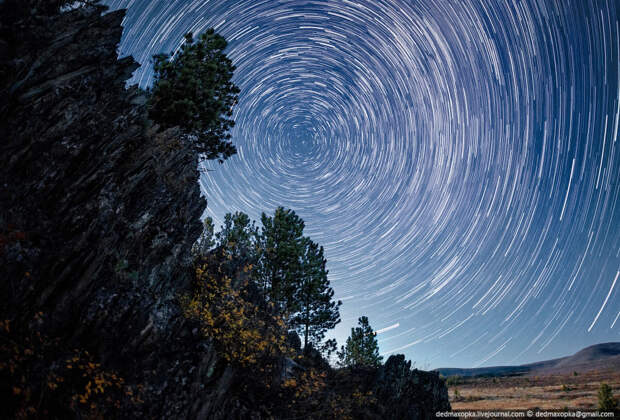 Звездные треки в предгорье Алтая Звездные треки в предгорье Алтая