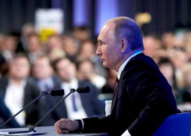 4 часа за 5 минут: самое интересное с ежегодной пресс-конференции Путина
