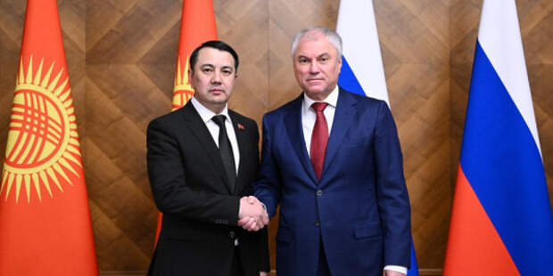 Киргизские депутаты: надо упростить тесты для поступления в российские школы детей мигрантов