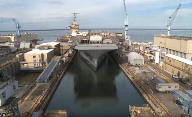 США остались без действующих авианосцев на восточном побережье