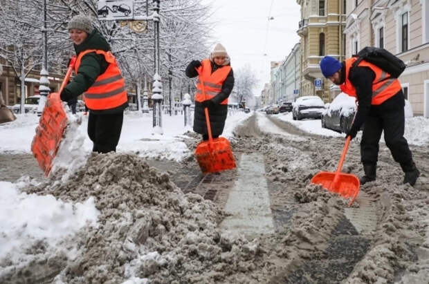 HR-эксперт сказал о дефиците дворников при зарплате в 100 тысяч рублей