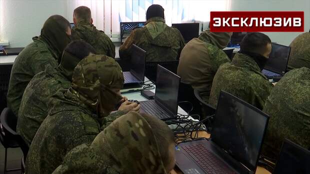 На Урале курсанты освоили управление FPV-дронами с оптоволоконной связью