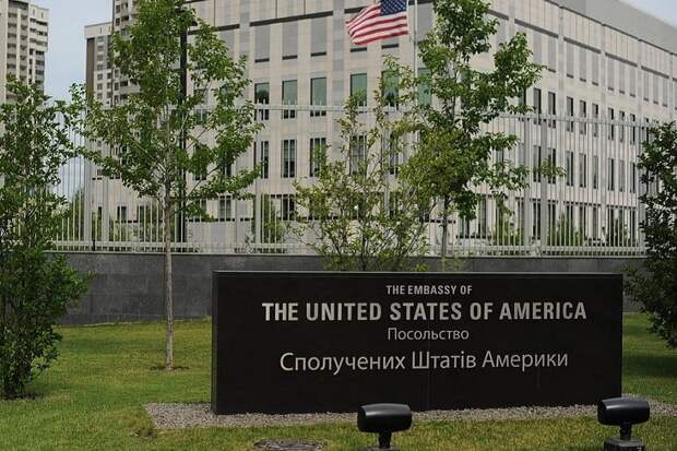 Генпрокуратурой Украины управляют из посольства США – фотофакт