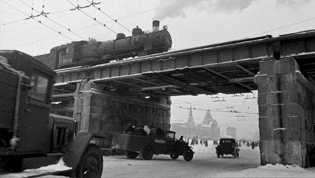 Вид на виадук на Каланчевке, и на Ярославский вокзал. Москва, 1946 год. Вид на виадук на Каланчевке, и на Ярославский вокзал. Москва, 1946 год. было, история, фото