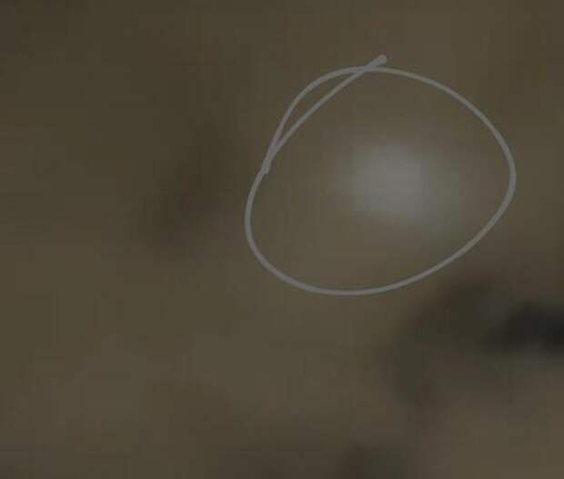 Неизвестный шумный летательный объект мигает в небе над Краснодаром