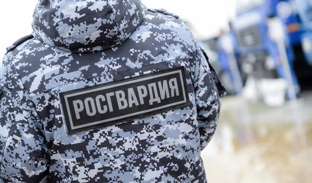 Горожане взволнованы: в центре Владивостока работают силовики