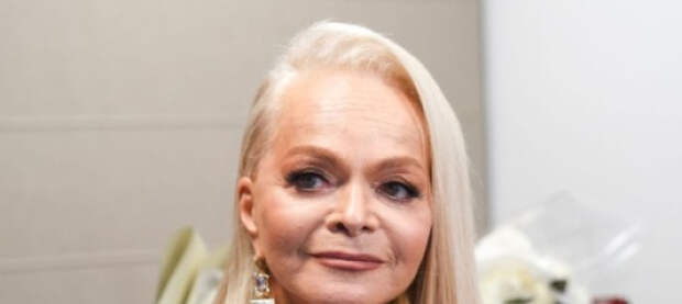 Долина пожаловалась, что вынуждена снимать квартиру