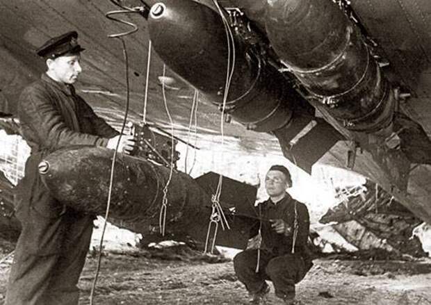 Первые воздушные налеты Советской авиации на Берлин. 1941 г.
