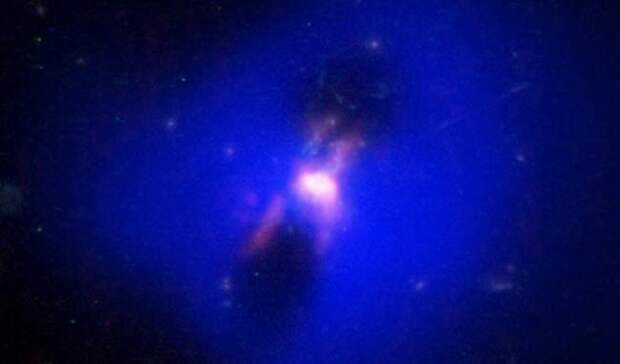 Некоторые черные дыры помогают рождаться звездам