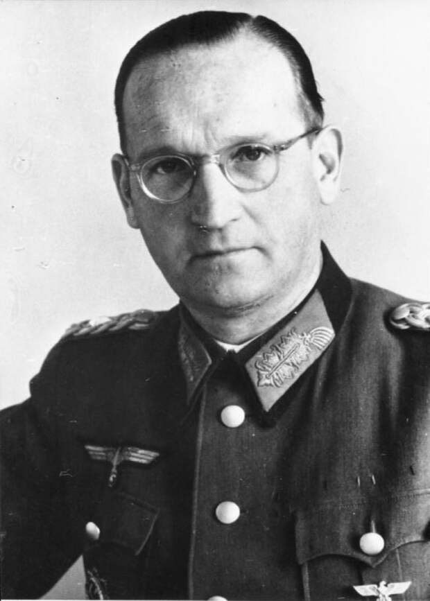 Есть достаточно достоверные сведения, что Ханс Шпайдель был не участником антигитлеровского заговора, а провокатором, который «сдал» Роммеля. 