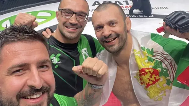 Вторая защита Джонсона, удары локтями Дипчикова и нокаут от Смолдарева: чем запомнился турнир ACA 132