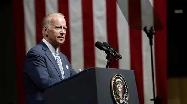 Байден отменил направленные против TikTok и WeChat указы Трампа