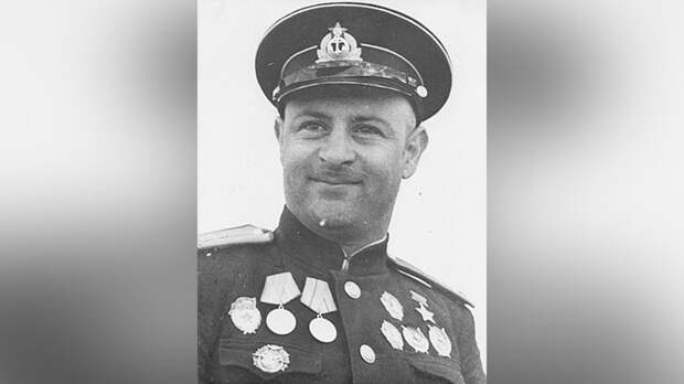 Враги прозвали его «Черная смерть в воздухе». Ко дню рождения легендарного советского летчика Нельсона Степаняна
