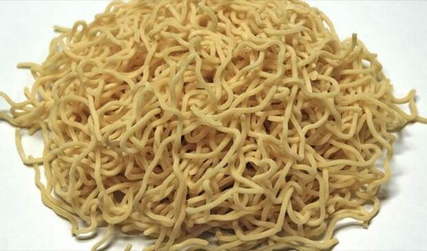 В кофеварке можно приготовить лапшу.