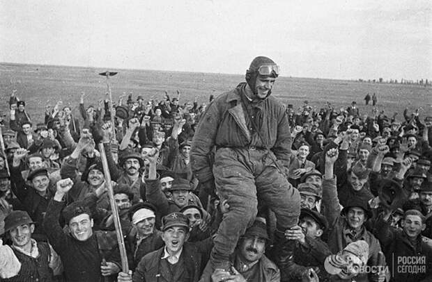 История в кадре: снимки главного фотографа Великой Отечественной войны История в кадре: снимки главного фотографа Великой Отечественной войны