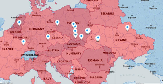На этой карте указано, из каких точек Европы попали в Освенцим узники, фото которых уже раскрашены.