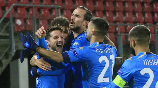 «Наполи» разгромил «Кротоне» и поднялся на третье место в Серии А