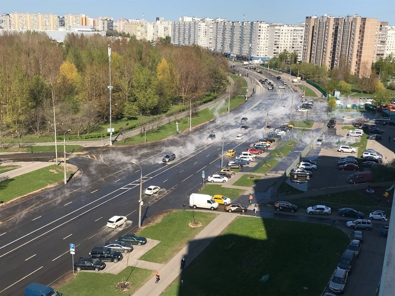 На участке тепловой сети на Хачатуряна произошла утечка