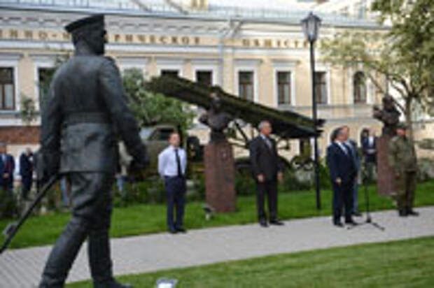 Рогозин: Всё наше общество – военно-историческое