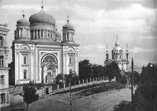 Попрощались с Десятинной церковью: Зеленский снес храм в Киеве