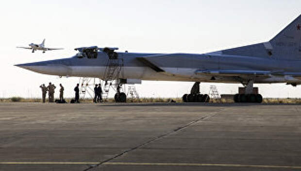 Дальние сверхзвуковые бомбардировщики-ракетоносецы Ту-22 М3 на авиабазе Хамадан в Иране