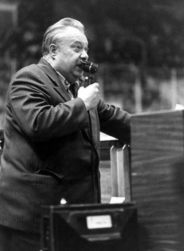 Спортивный комментатор Николай Озеров, 10 ноября 1978 года. Спортивный комментатор Николай Озеров, 10 ноября 1978 года.