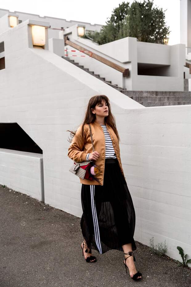The-Fashion-Fraction-Adidas-Skirt-Satin-Bomber-Jacket-Aquazzura-Wild-Thing-Sandals-Valentino-Rockstud-Lock-Bag-Outfit-Inspiration-Fashion-Blog-Modeblogger-Schweiz-Swiss-2