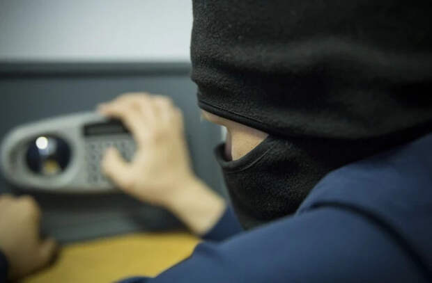 В Германии грабители унесли из банка содержимое тысяч сейфов