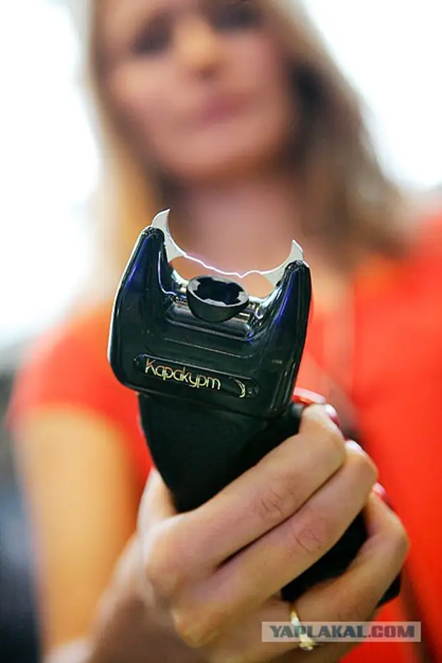 симулятор звука шокера. имитатор шокера. звук электрошокера слушать.