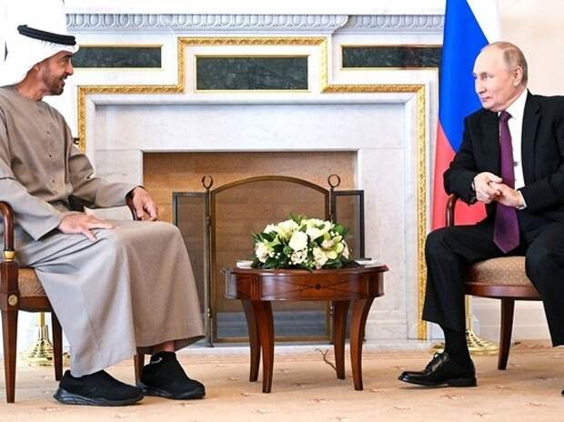 Кроссовки на ногах Аль Нахайяна не стали помехой для взаимопонимания между президентами России и ОАЭ