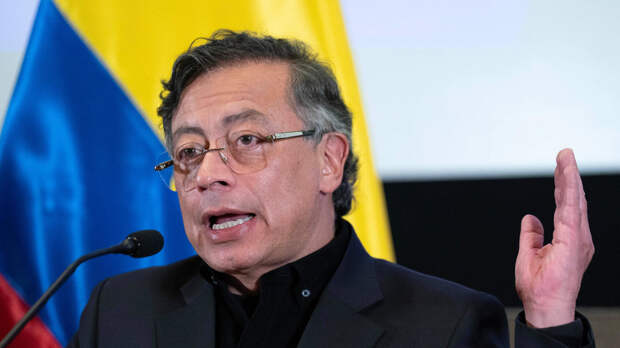 Президент Колумбии Петро заявил, что избежал покушения