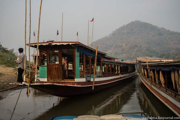 Лодка в Лаосе