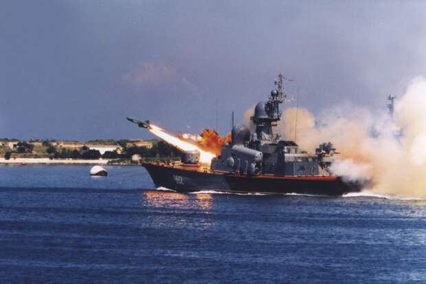 Ракетные стрельбы Черноморского флота ВМФ РФ. Источник изображения: 