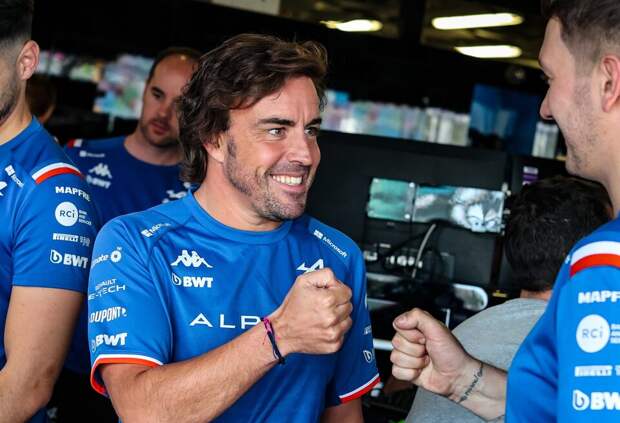 Фернандо Алонсо ответил на обвинения в нечестной игре со стороны Алекса Албона