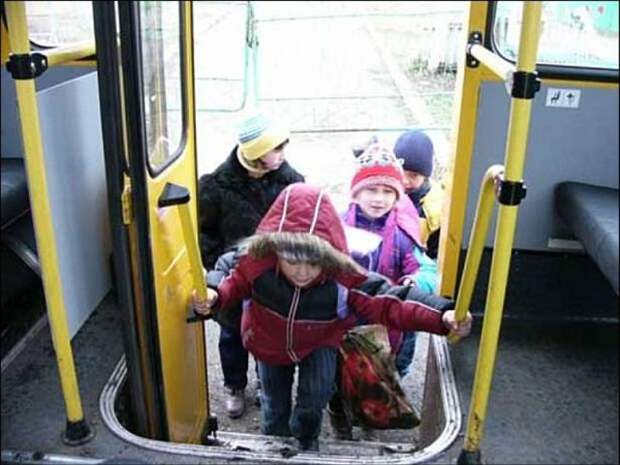 http://rusposobie.ru/wp-content/uploads/2015/09/deti-v-obshhestvennom-transporte-besplatnyj-proezd-v-2015-godu.jpg