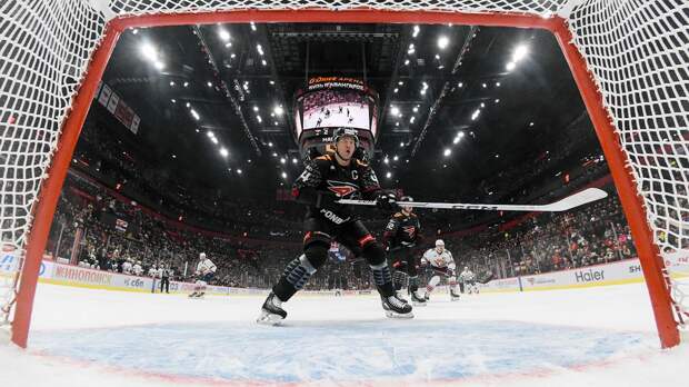 Шарипзянов вспомнил тренировки в детстве: «Отец сделал тяжелые шайбы, одна до сих пор у меня»