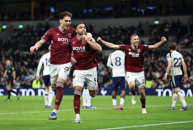 «Тоттенхэм» проиграл аутсайдеру «Вест Хэму», пропустив в добавленное время. У «Шпор» 2 очка в последних 4 играх АПЛ