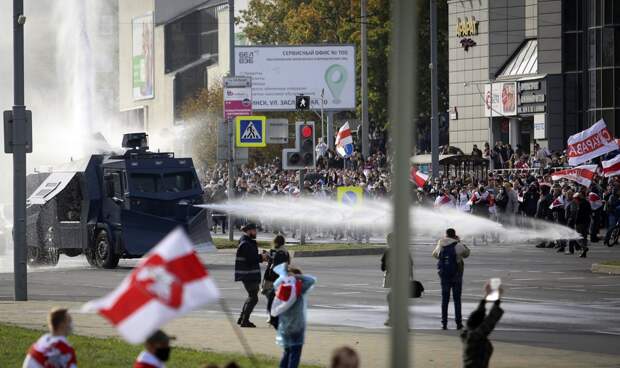 Водомет против протестующих. Что происходит в Белоруссии