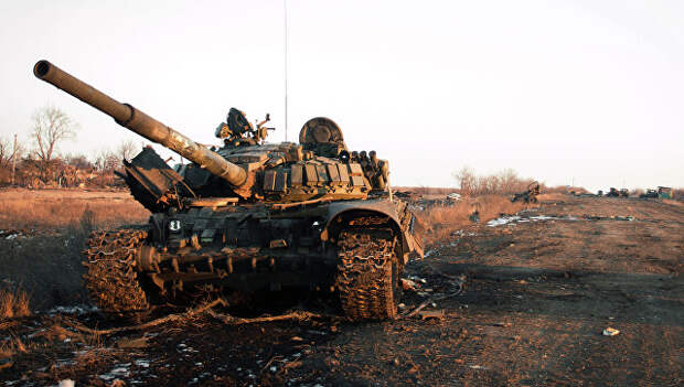 Уничтоженная украинская военная техника во время боевых действий на Донбассе. Архивное фото